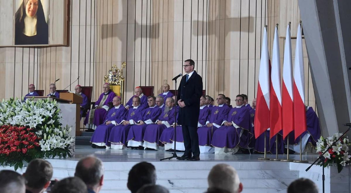 Premier podczas pochówku prezydentów na uchodźstwie: to część procesu odbudowywania pamięci historycznej