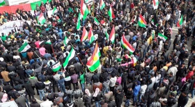 Tysiące uchodźców z Syrii uciekają do Turcji