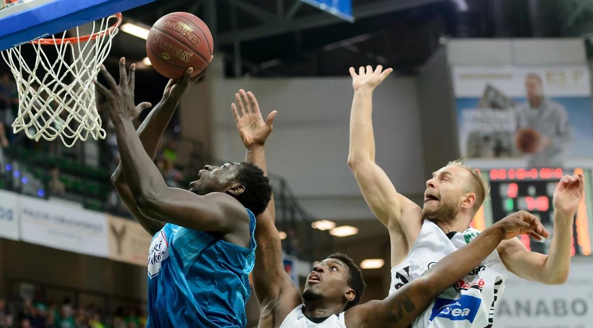 Polska Liga Koszykówki: Obrońcy tytułu w pierwszym meczu nie dali szans debiutantom