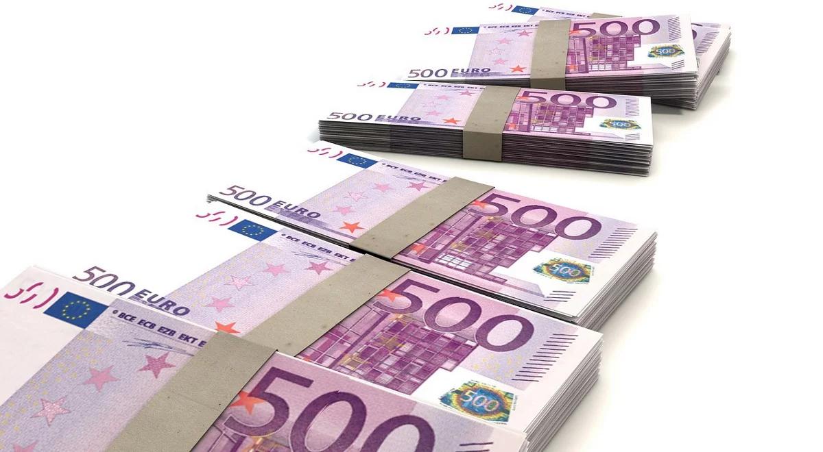 Badanie CBOS: Polacy zdecydowanie przeciwni wprowadzeniu euro