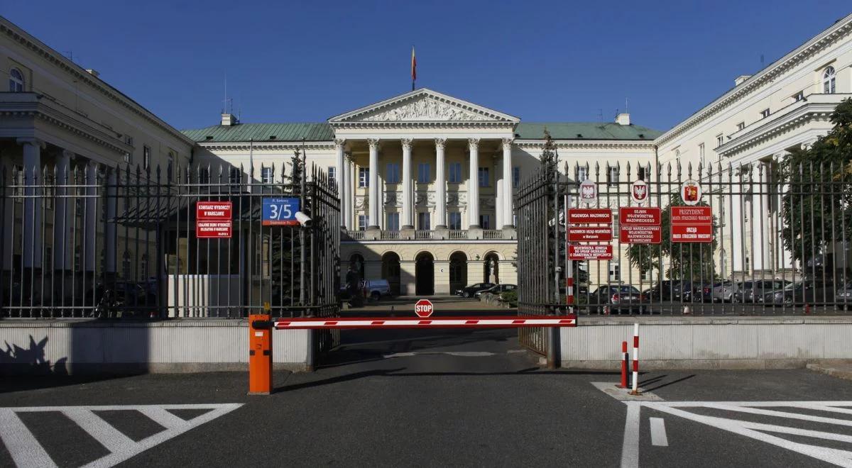 Szpieg w warszawskim ratuszu. Dane Polaków posłużyły do tworzenia fałszywych tożsamości