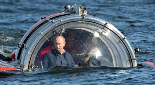 Prezydent Władimir Putin zszedł na dno