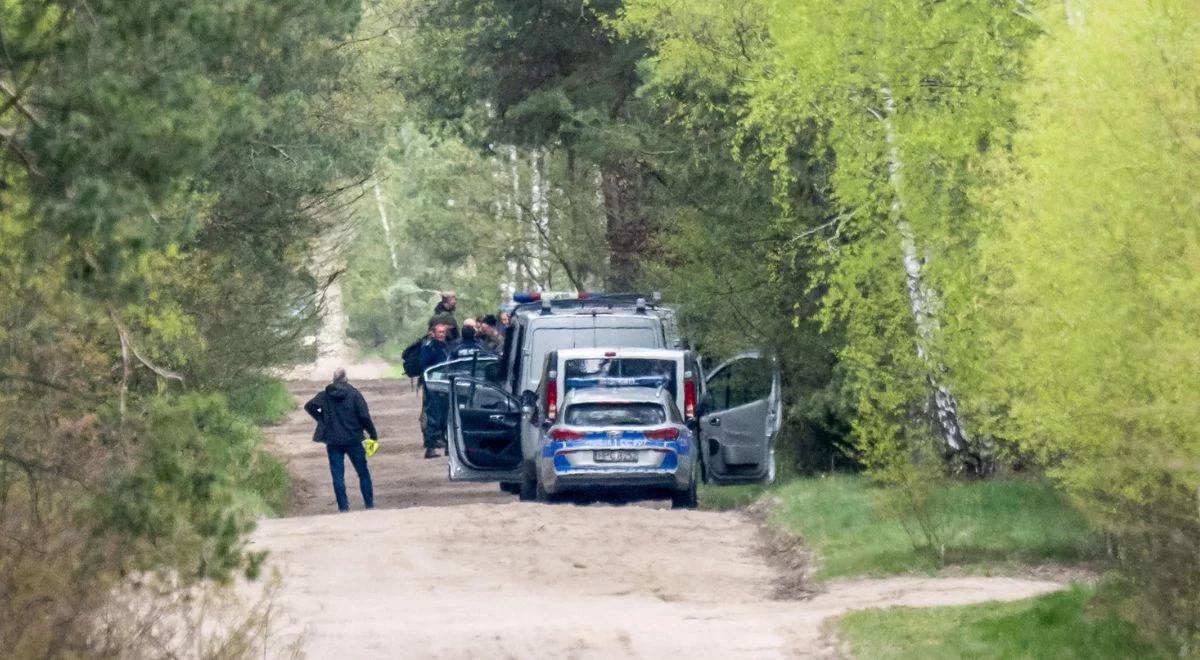 "Leżały w polu kukurydzy". Znaleziono szczątki balonu, którego szukało wojsko