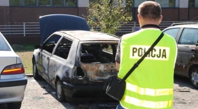 Łódź: podpalacze zatrzymani. Spalili 10 aut