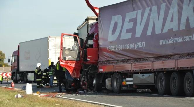 Wypadek w Oleśnie: 3 ofiary śmiertelne, ranne dziecko