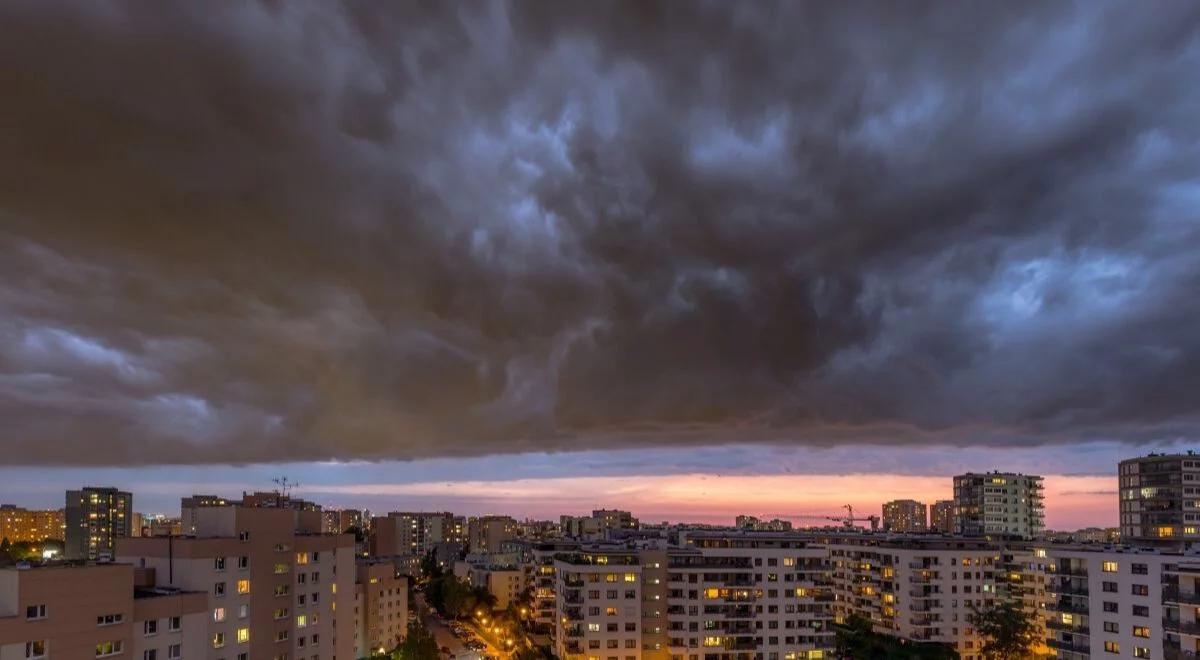 Niebezpieczne burze w kilku województwach. IMGW ostrzega