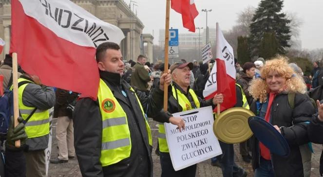 Warszawa: rozpoczęła się manifestacja osób głuchych