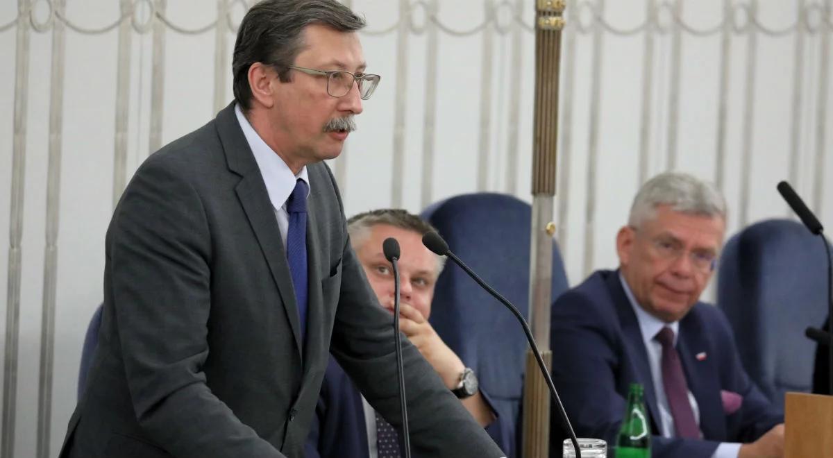 Gorąca debata w Senacie ws. obniżki uposażeń
