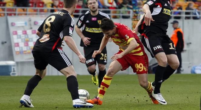 Ekstraklasa: Jagiellonia Białystok - Korona Kielce. "Jaga" w ostatniej chwili uratowała remis