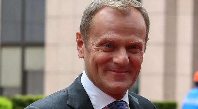 Przeniesie się do Brukseli? Tusk: namawiają mnie!
