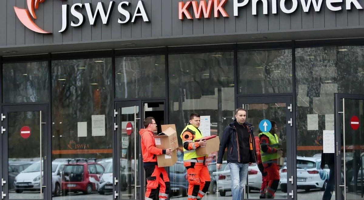 Kontynuacja akcji ratowniczej w kopalni Pniówek. "Dziennik Zachodni": uzupełniono zaporę przeciwpyłową