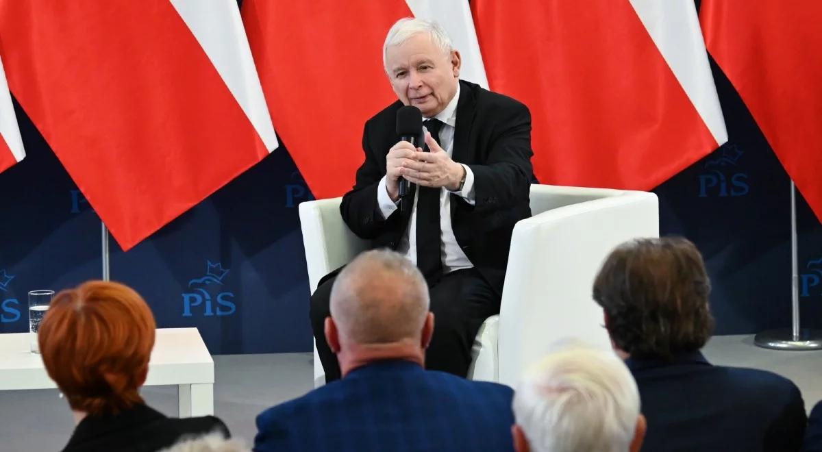 "Chcą przywrócić w Polsce postkomunizm". Jarosław Kaczyński o opozycji
