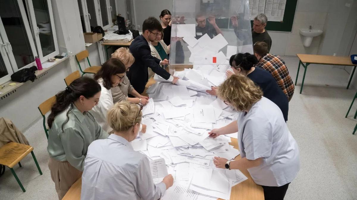Remis w II turze wyborów prezydenckich. Co wtedy się stanie?