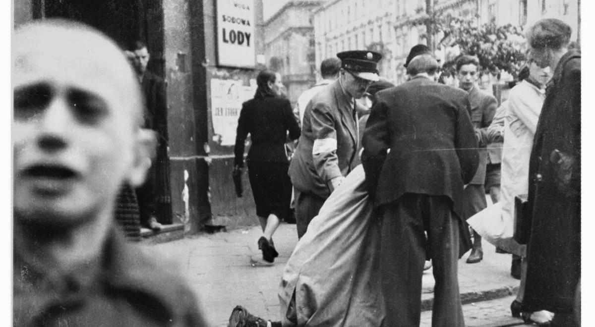 Pomiędzy kontaktem a dystansem. Fotografie z Archiwum Ringelbluma