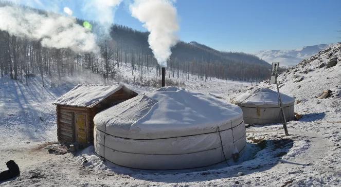 Mongolia - między jurtami, a szybami kopalń 