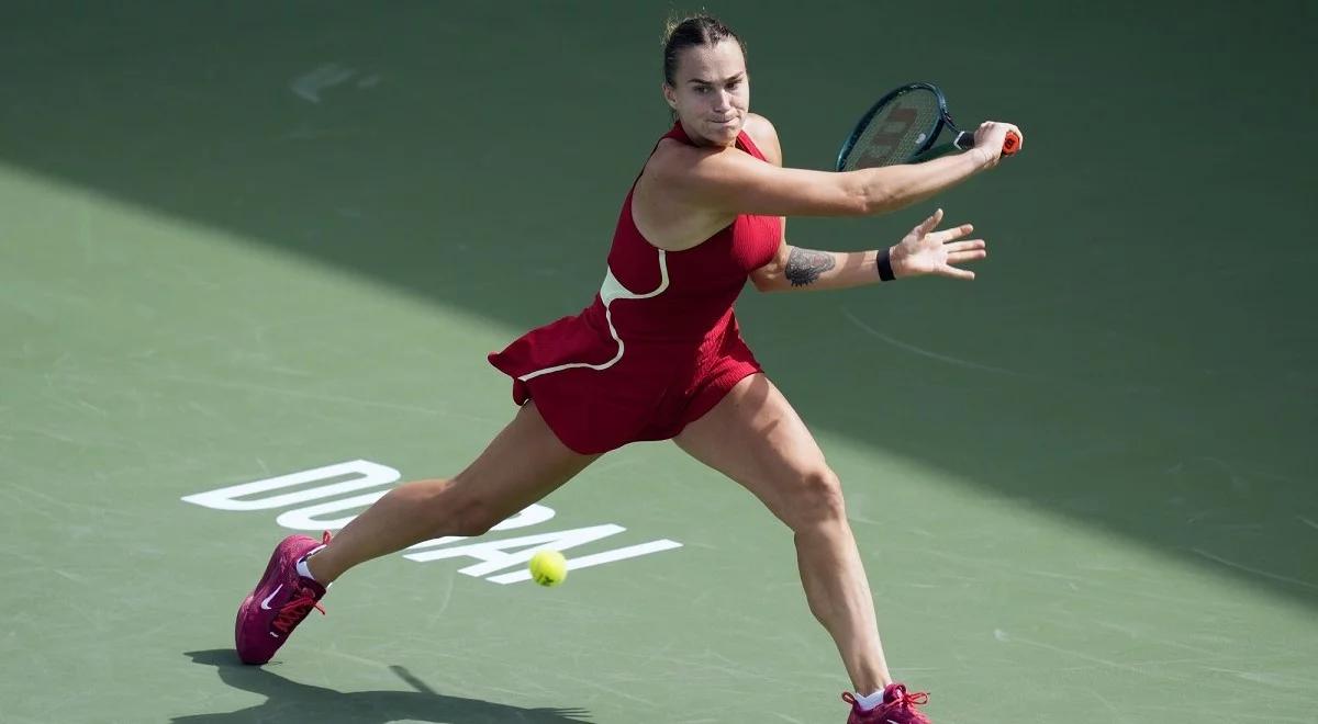 WTA Dubaj. Sensacja stała się faktem. Bezradna Aryna Sabalenka, Donna Vekić z "bajglem"!