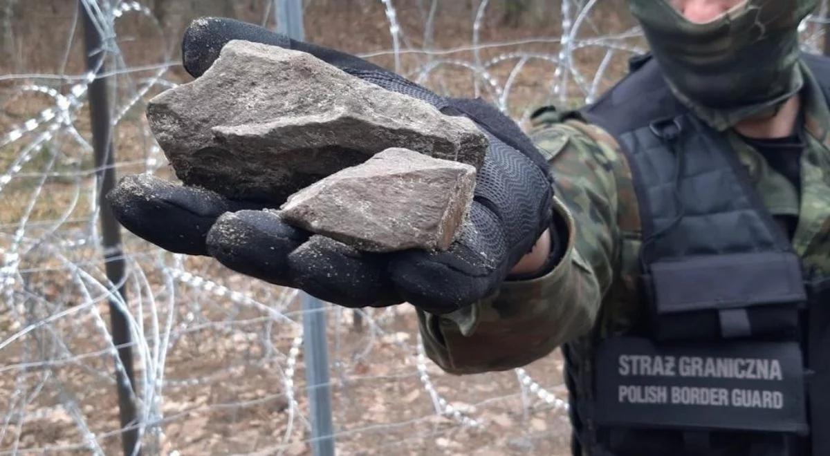 Kolejne prowokacje na granicy z Białorusią. Patrole zostały zaatakowane kamieniami