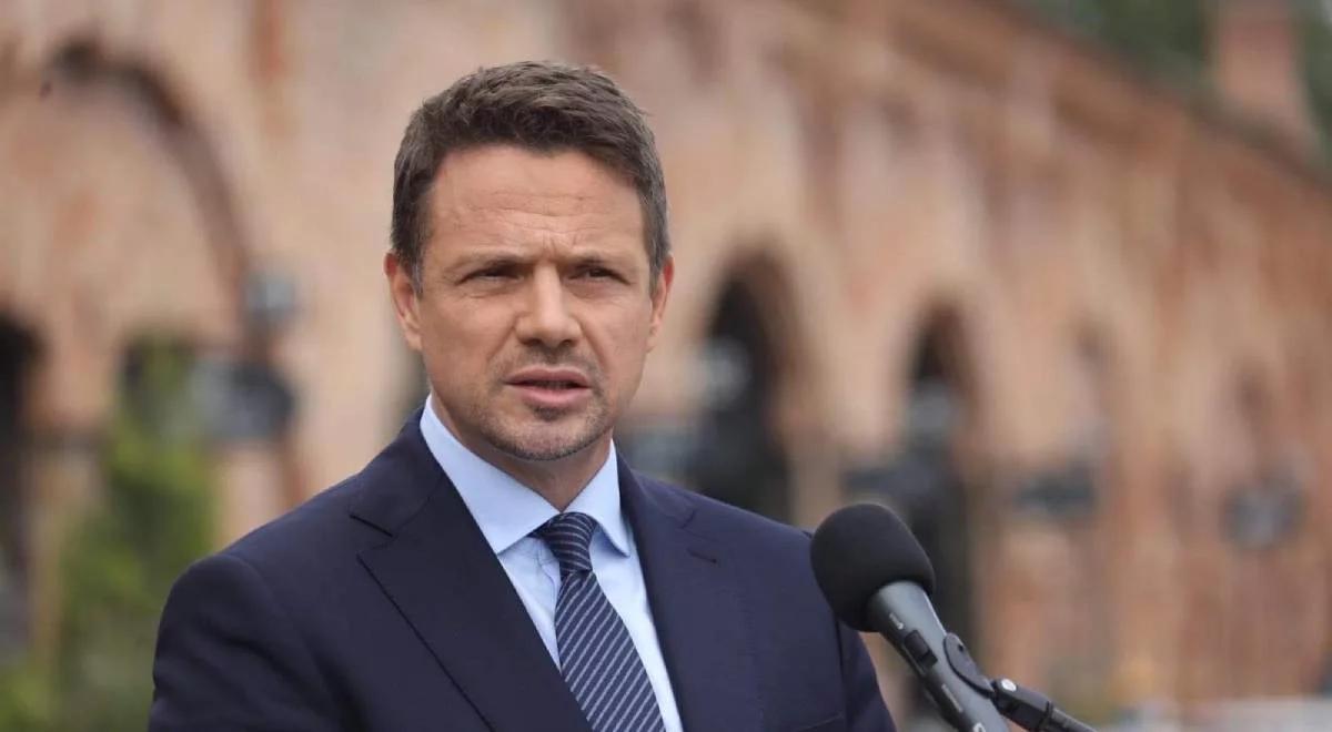Podróże z rekordami urzędników warszawskiego ratusza. Gdzie bywa Trzaskowski i jego zastępcy?