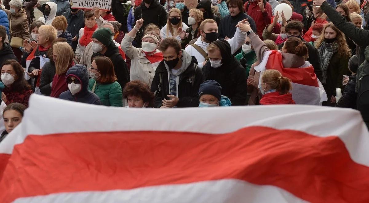 Białoruś: OMON dokonał masowych zatrzymań demonstrantów w Mińsku