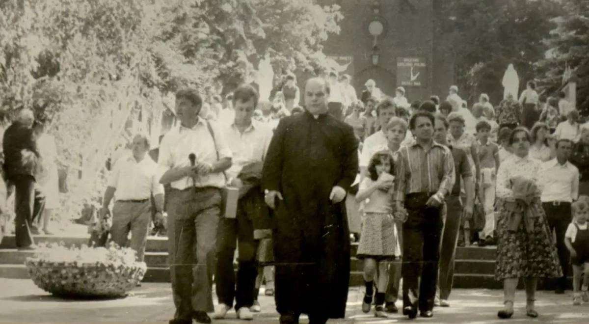 "Nie zrobiliśmy spiżowego pomnika". Damian Żurawski o filmie o ks. Stanisławie Orzechowskim