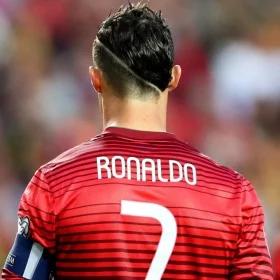Miał być drugim Ronaldo, sprzedaje hot-dogi
