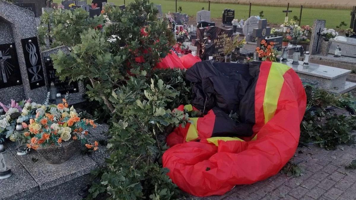 Sędzin. Tragiczny wypadek na motoparalotni. Mężczyzna spadł na cmentarz