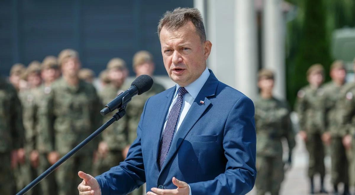 "Wymierzone wprost w bezpieczeństwo RP". Szef MON o działaniach posłów opozycji na granicy z Białorusią