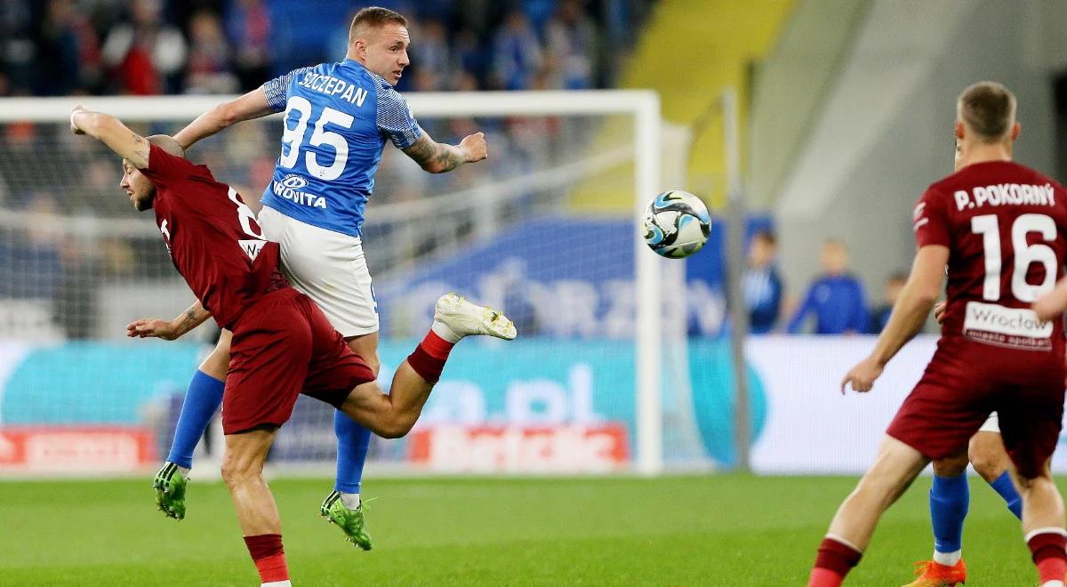 Ekstraklasa: Ruch - Śląsk. Niespodziewany remis lidera i kontrowersje. "Niebiescy" przenieśli się na nowy stadion 