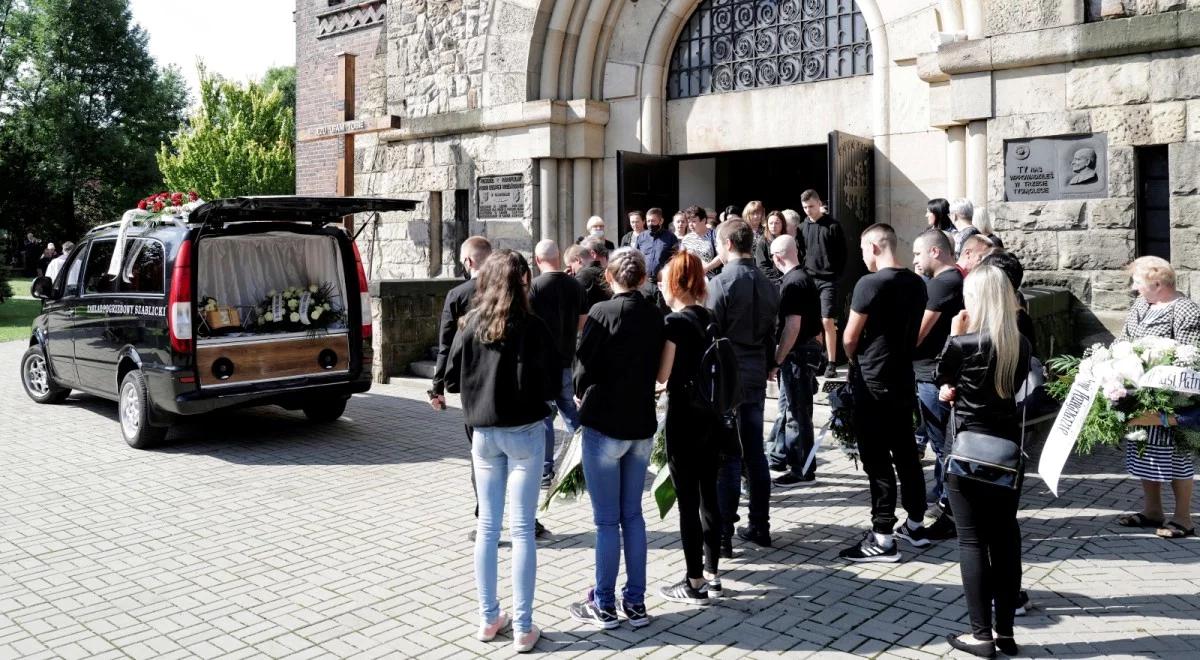 Świętochłowice: bliscy pożegnali 19-letnią Barbarę. Dziewczyna zginęła pod kołami autobusu