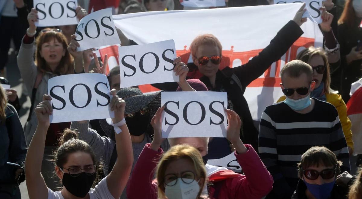 Brutalne interwencje i liczne zatrzymania. Demonstracje na Białorusi we wszystkich dużych miastach