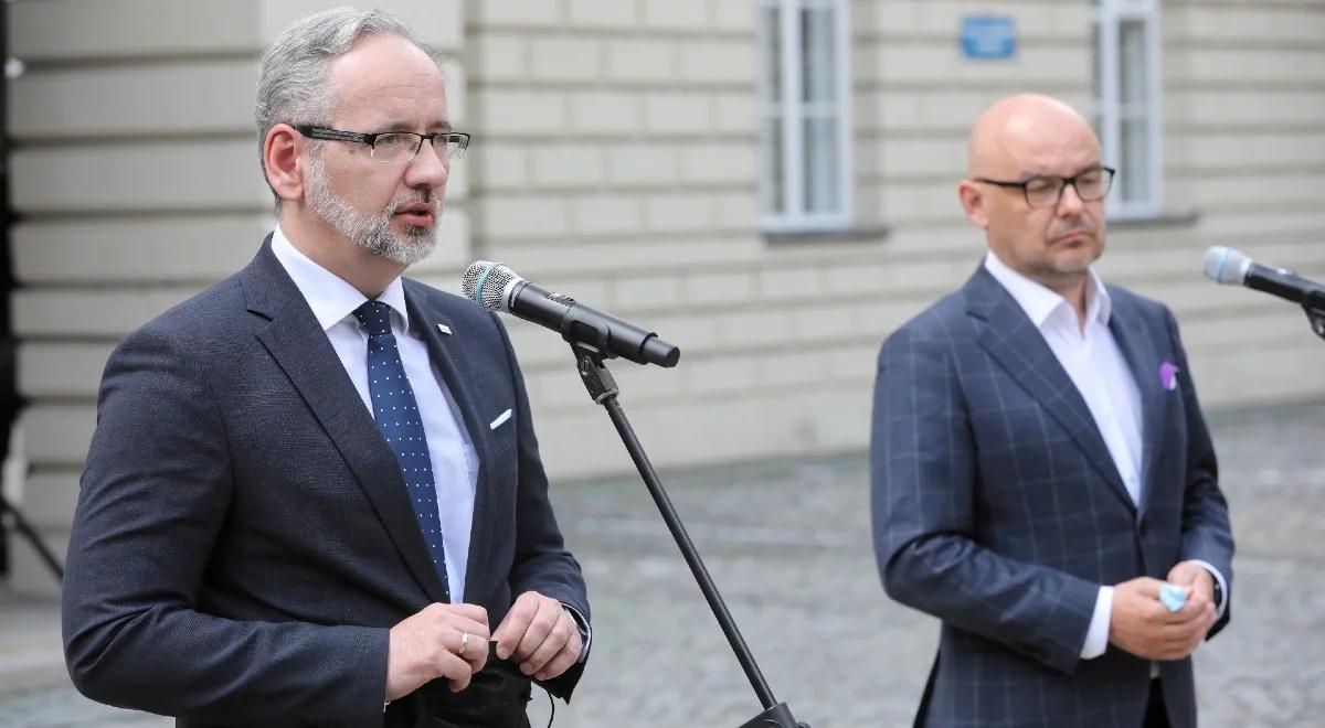 Szczepienia przeciw COVID-19 będą odpłatne? Szef resortu zdrowia wyjaśnia