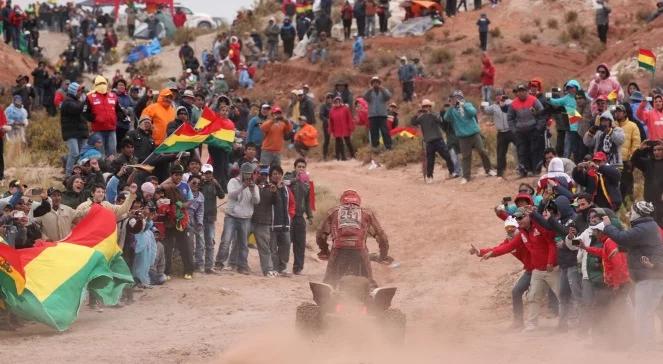 Rajd Dakar 2015: Sonik przetrwał pioruny i gradobicie i wciąż jest liderem