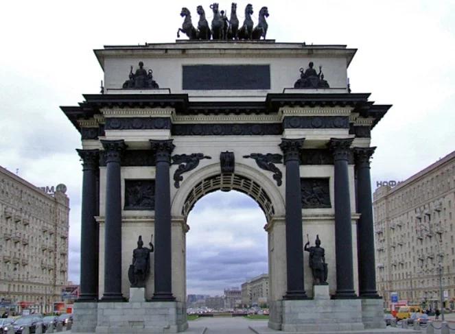 Moskiewski Łuk Triumfalny nabierze blasku