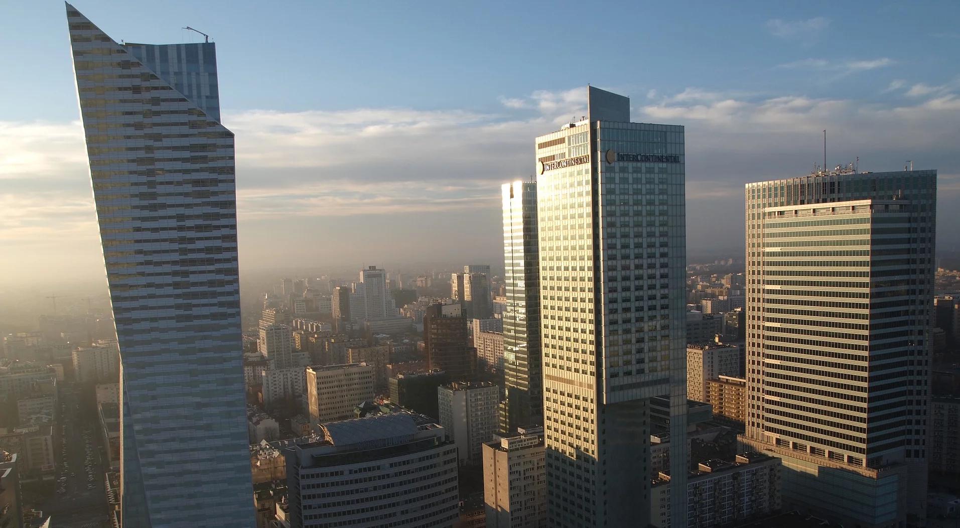 Warszawa połknie okoliczne gminy? Nowy projekt PiS ws. metropolii warszawskiej 