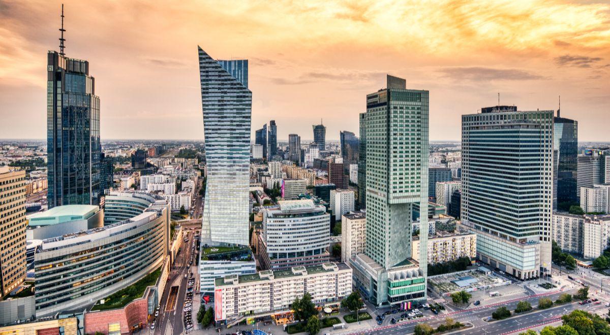 Niemiecki dziennik obawia się konkurencji ze strony Polski. Pisze o środkach z KPO, niskim bezrobociu, CPK i reformach PiS