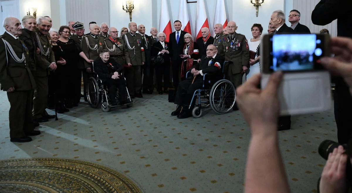 "Oddanie głosu na Andrzeja Dudę jest patriotycznym obowiązkiem". Bohaterowie popierają prezydenta