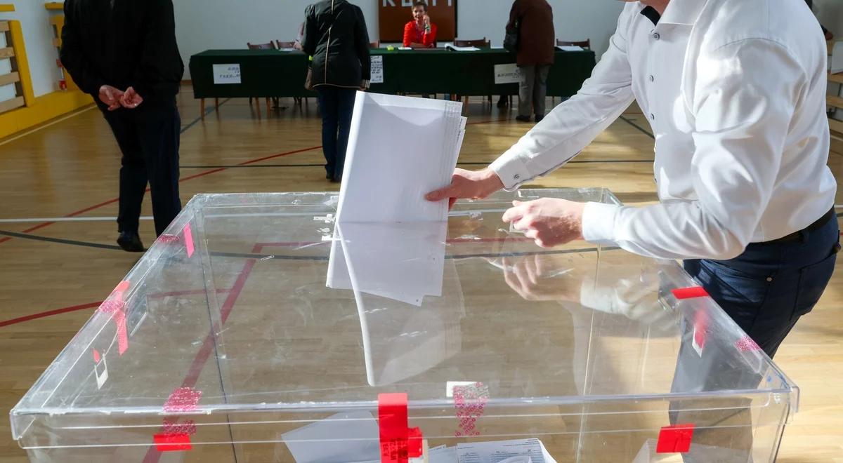 Aktualna frekwencja w II turze wyborów 2025. Dane PKW i exit poll