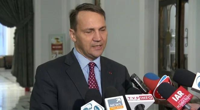 Sikorski: na Ukrainie przekroczono kolejną barierę. "Polała się krew'