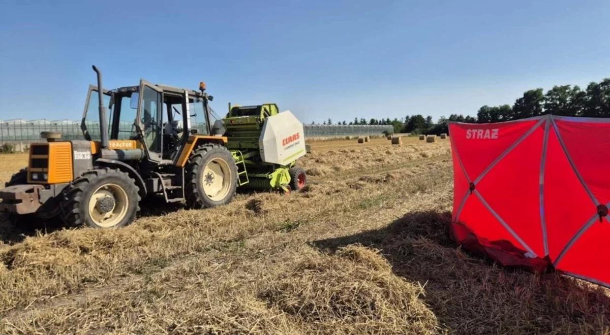 Mroczki Małe. Maszyna rolnicza wciągnęła 26-latka. Zginął na miejscu