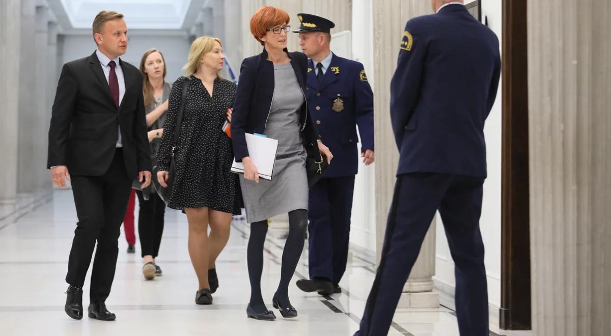Spotkanie minister Elżbiety Rafalskiej z protestującymi w Sejmie. Bez przełomu