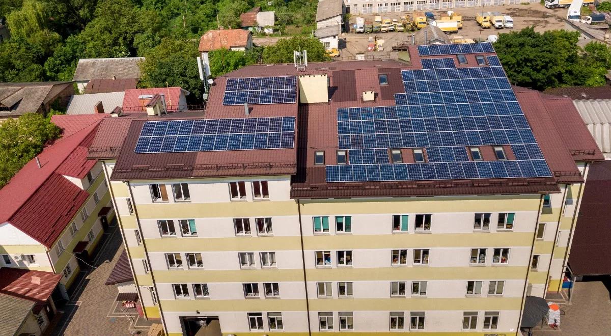 Instalacje fotowoltaiczne na budynkach wielorodzinnych. Ministerstwo Rozwoju pracuje nad zmianą przepisów