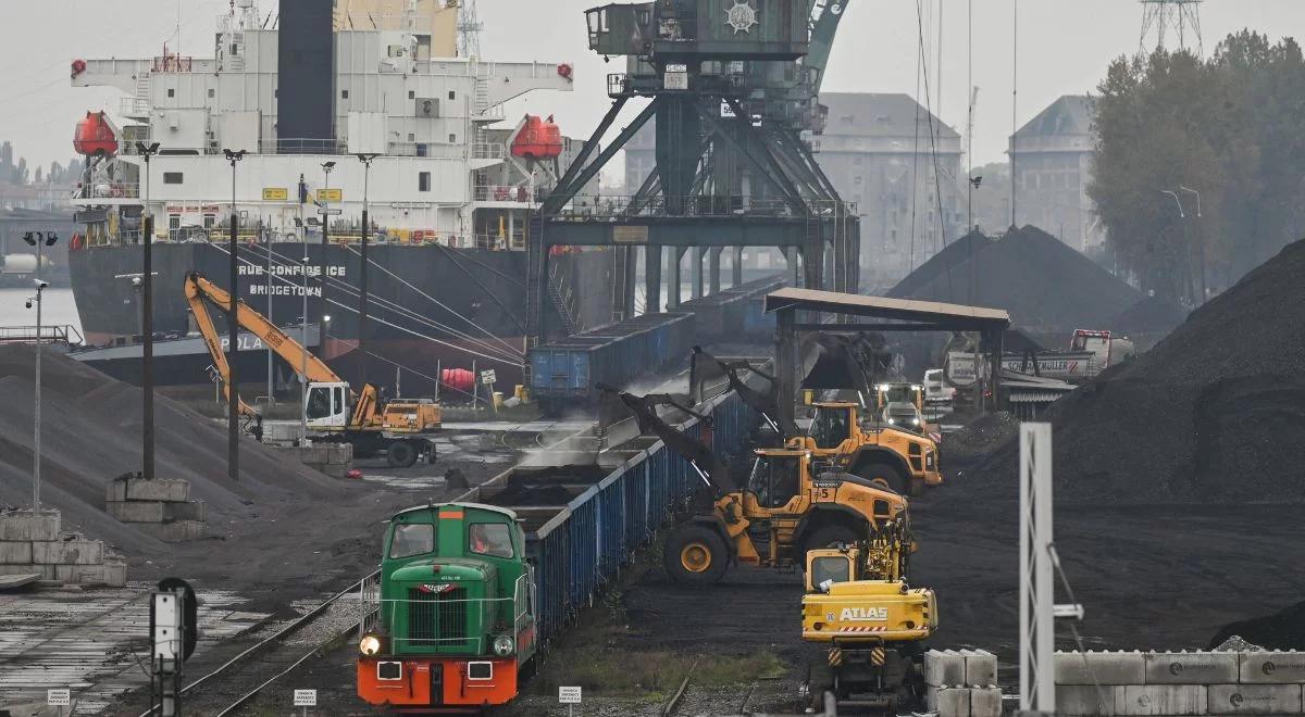 Logistyczne wyzwanie. "Przeładunek węgla odbywa się sprawnie", "węglarek nie brakuje"