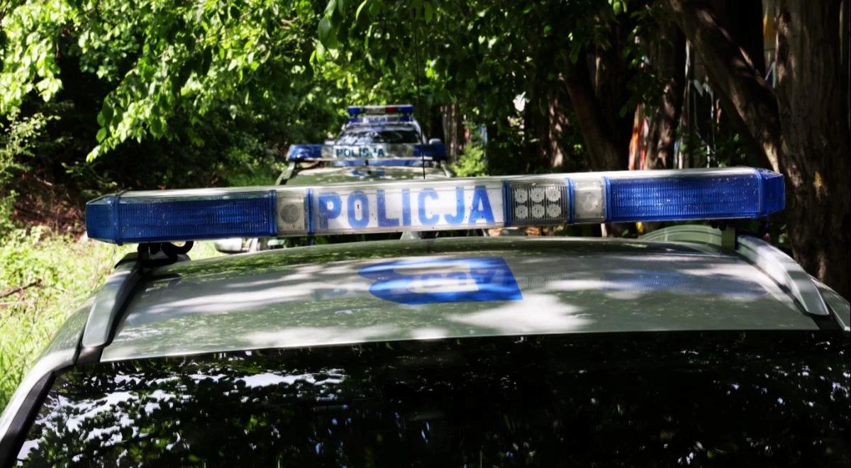 Tajemniczy obiekt na Mazurach, policja w akcji. "Przypomina balon"