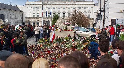 Ktoś chciał się podpalić przed Pałacem Prezydenckim w rocznicę katastrofy?