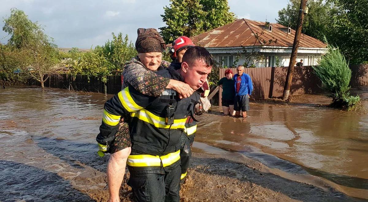 Tragiczny bilans powodzi w Rumunii. Musieli przerwać wał