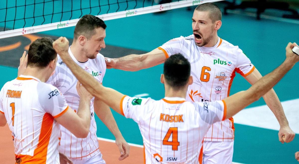 PlusLiga: kto nie wygrywa 3:0, ten ... wygrywa 3:2. Jastrzębski Węgiel i Skra zaczęły walkę o półfinał  