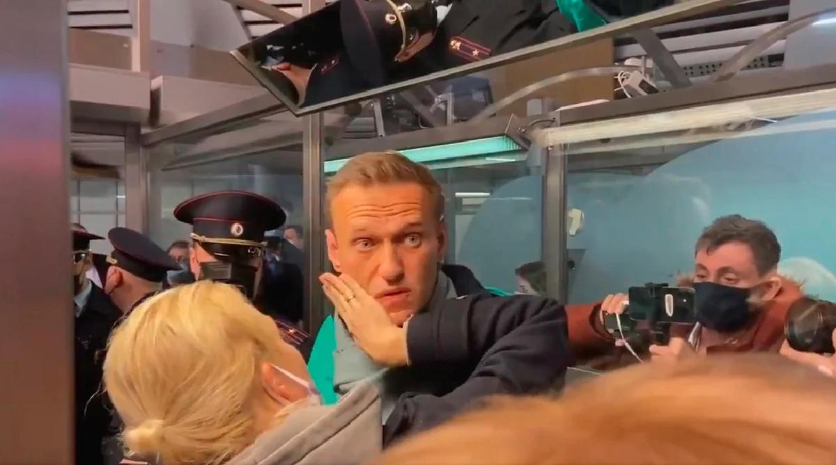 "Nie rozumiem, co się dzieje". Nawalny opublikował nagranie z komisariatu