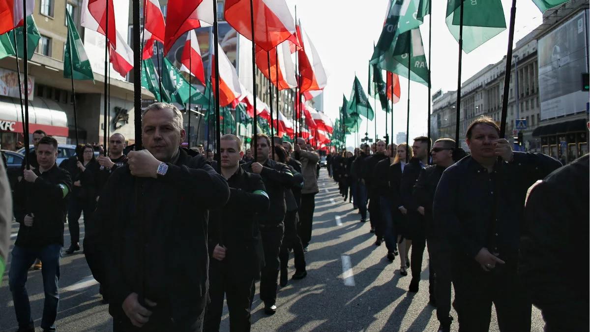 Próba blokady marszu ONR w Warszawie. Policja usunęła protestujących