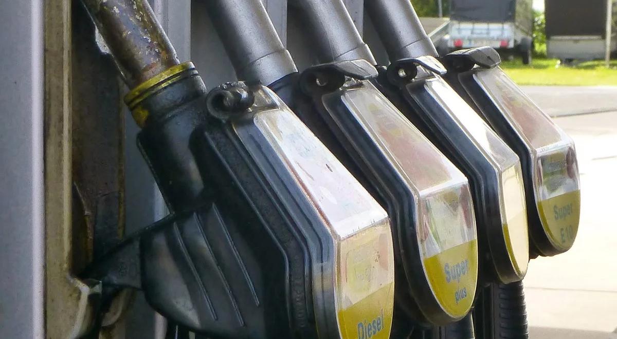 Koniec szarej strefy na rynku paliw: uszczelniony pobór VAT, nowe koncesje i monitoring przewozu