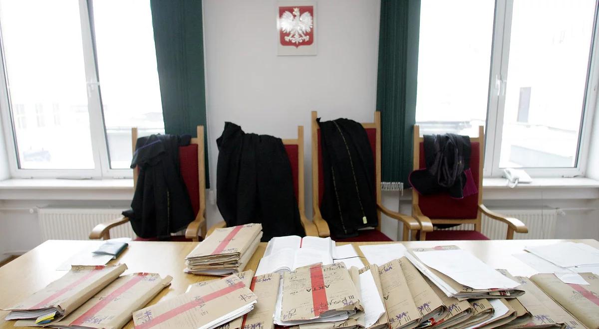 "Większość dokumentów wciąż ma klauzulę tajności, abyśmy nie poznali prawdy". Dudkiewicz o aferze FOZZ
